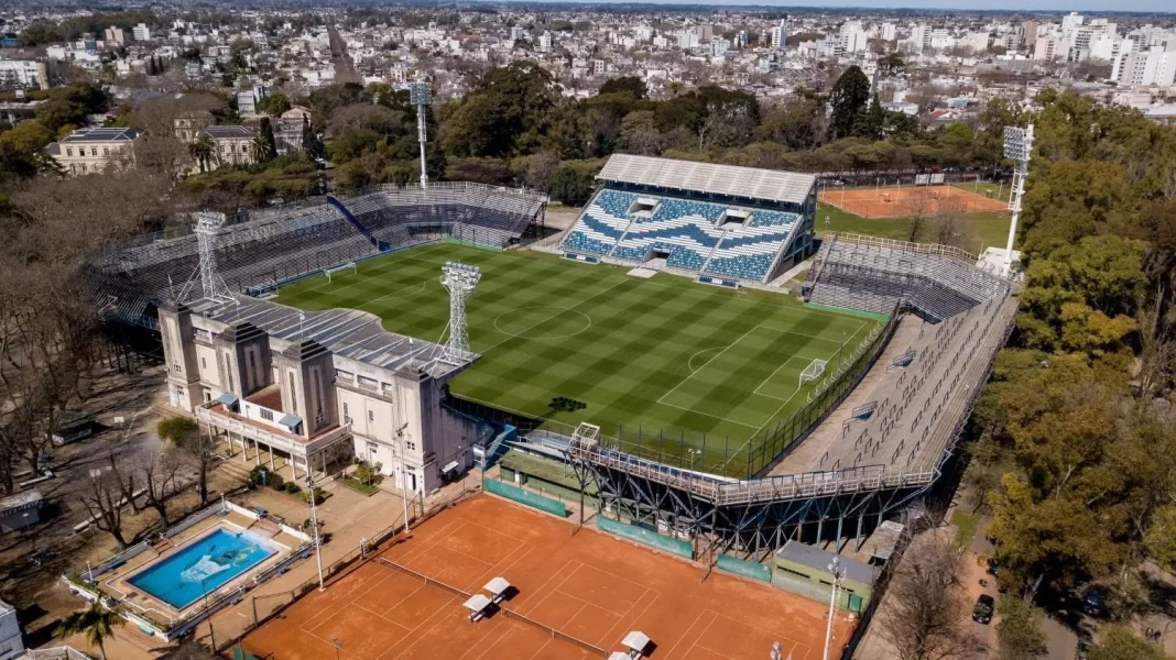El Consejo de Agrimensores bonaerense inicia el relevamiento planímetro del estadio del Bosque 