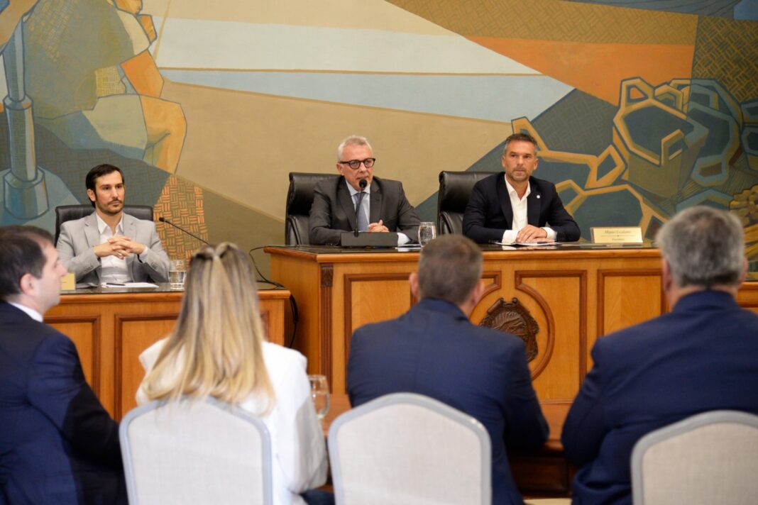 Julio Zamora abrió el nuevo periodo ordinario en el Concejo Deliberante de Tigre con palos para Nación y Provincia por igual.