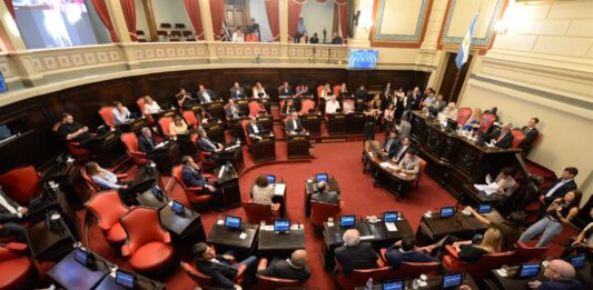 La Cámara de Senadores de la provincia de Buenos Aires encabeza una sesión especial con motivo del Día de la Memoria. Repasa las intervenciones de los legisladores.