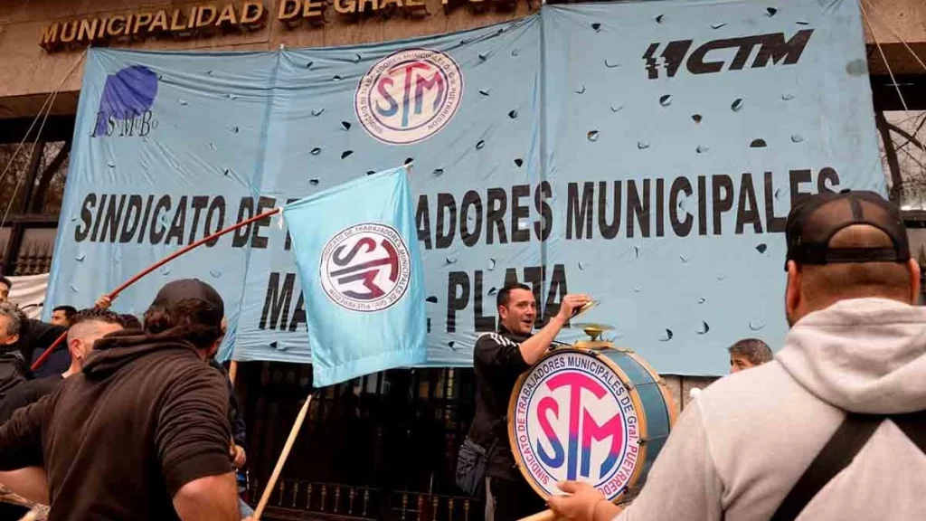 El STM expresó su preocupación por el anuncio del intendente Montenegro sobre la baja de cerca de 300 trabajadores estatales.