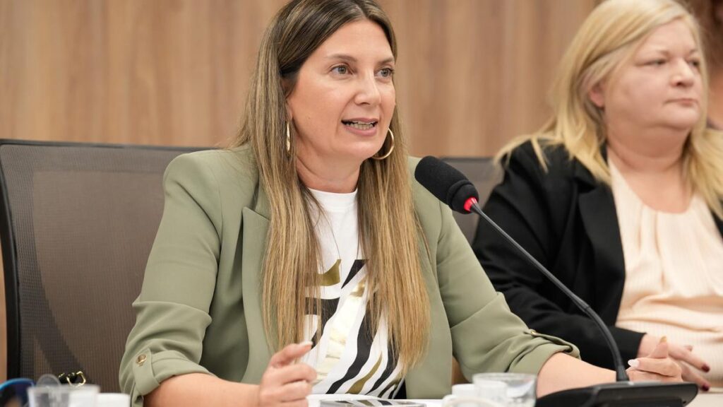 La diputada Silvia Lospennato renunció al PRO bonaerense para ser candidata en las elecciones porteñas.