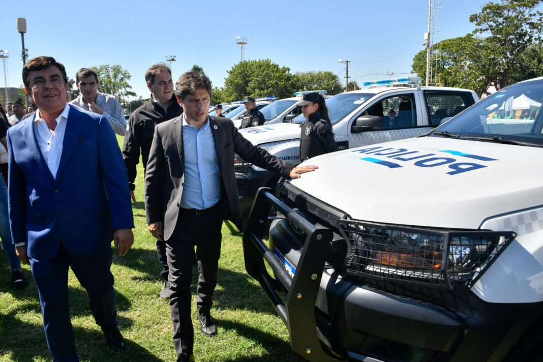 Mientras la Justicia sigue esperando que el gobierno de Axel Kicillof entregue la documentación sobre la compra de patrulleros con presuntos sobreprecios, el escándalo suma un nuevo capítulo.