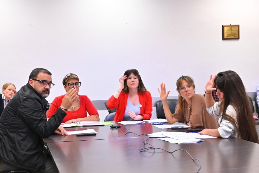 La comisión de Trabajo de Diputados despachó dos proyectos de Alonso para defender el trabajo de serenos bonaerenses.