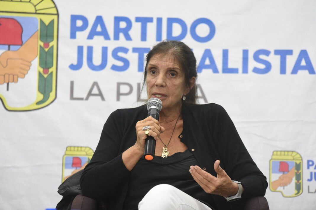 teresa garcía peronismo elecciones 2025 Teresa García pasó por el PJ de La Plata y habló con militantes de La Cámpora sobre las discusiones que aquejan al peronismo respecto de las elecciones 2025.