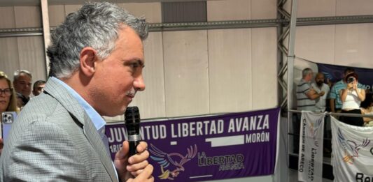 El responsable del armado de La Libertad Avanza bonaerense, Sebastián Pareja, apunta a fortalecer una base legislativa propia que garantice gobernabilidad.