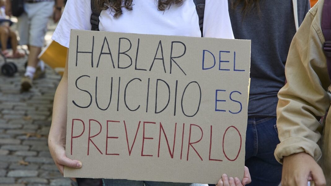 Una diputada libertaria busca ampliar la Ley de Prevención del Suicidio e incorporar una línea telefónica gratuita de contención.