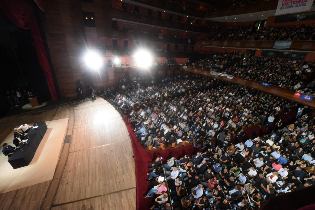 En medio de la interna pejotista por la suspensión de las PASO en la Legislatura bonaerense, el gobernador Axel Kicillof pregonó por la unidad del peronismo.
