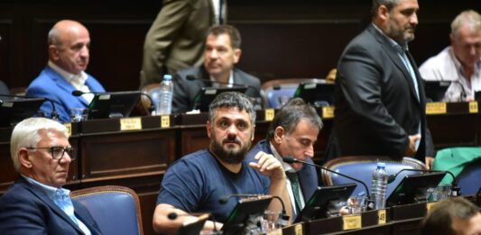 La Cámpora le marcó la cancha a Kicillof en la Legislatura. Se viene una sesión doble el martes que viene con desdoblamiento en el menú.