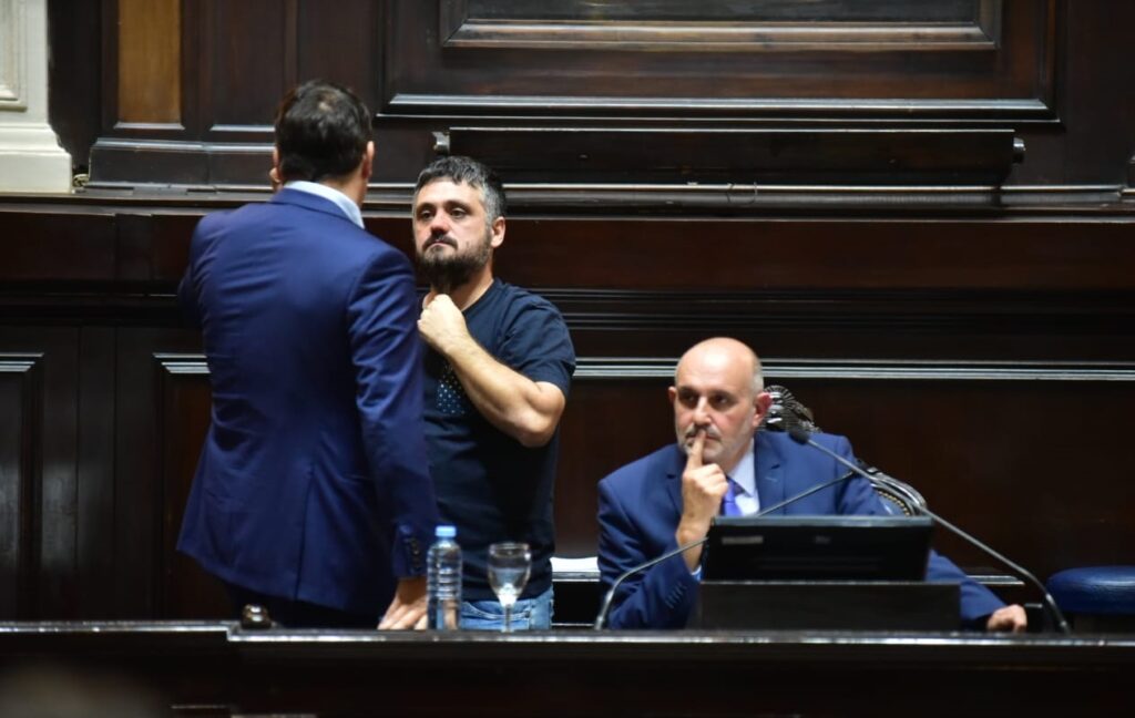 Sesión por las PASO: Gervasio Bozzano, Facundo Tgnanelli y Alexis Guerrera.