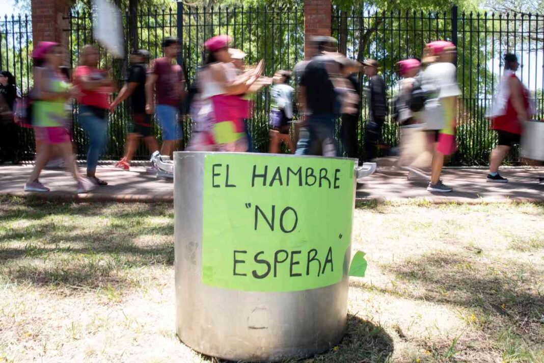 Con la firma de Pettovello, el Ministerio de Capital Humano cambió los requisitos para asistir económicamente a los comedores comunitarios.