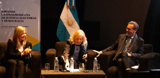 La jueza de la Suprema Corte bonaerense, Hilda Kogan, le tendió la mano a Axel Kicillof en medio de la discusión electoral en el interior del peronismo.