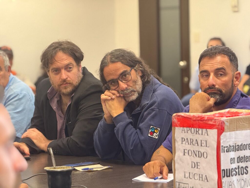 Emergencia laboral: 200 trabajadores de Morvillo se enteraron por WhatsApp que la planta cerraba sus puertas. 