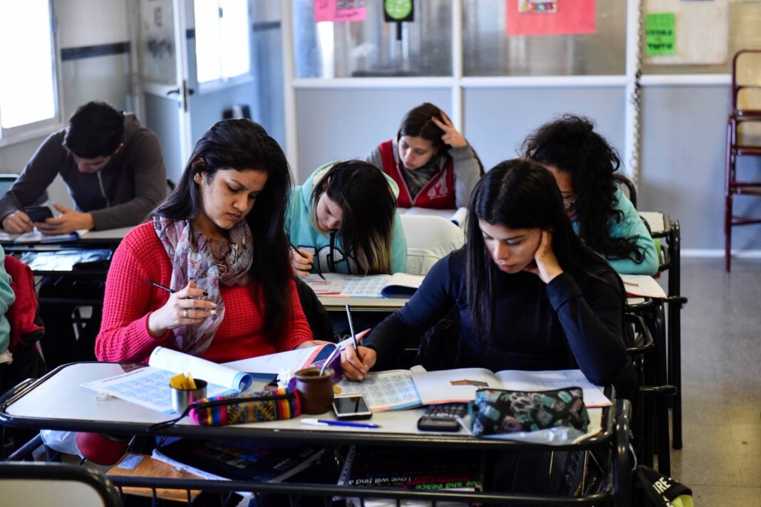 El diputado bonaerense Martín Rozas busca crear el Instituto de Evaluación Integral de la Calidad y la Equidad Educativa.