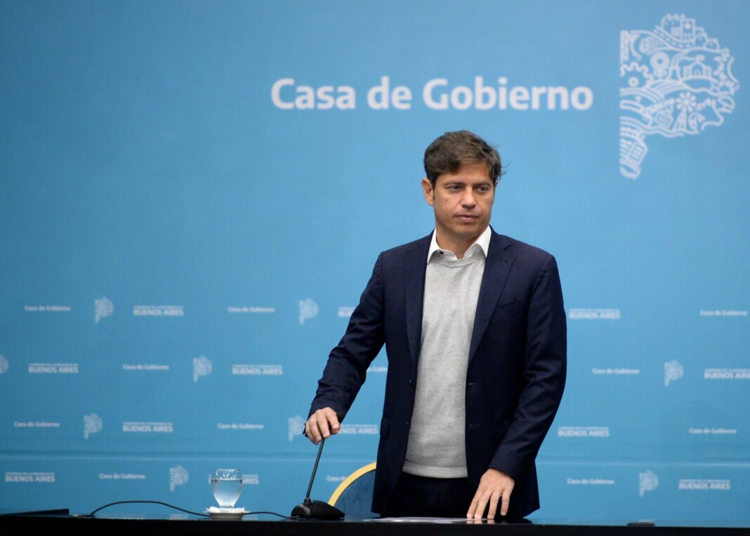 El gobernador de la provincia de Buenos Aires, Axel Kicillof, este lunes anunciará el desdoblamiento de las elecciones bonaerenses. El peronismo en crisis.
