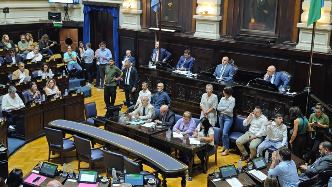 Tras la decisión de Kicillof de enviar un proyecto para suspender las PASO, el titular de Diputados, Alexis Guerrera, suspendió la sesión de este martes.