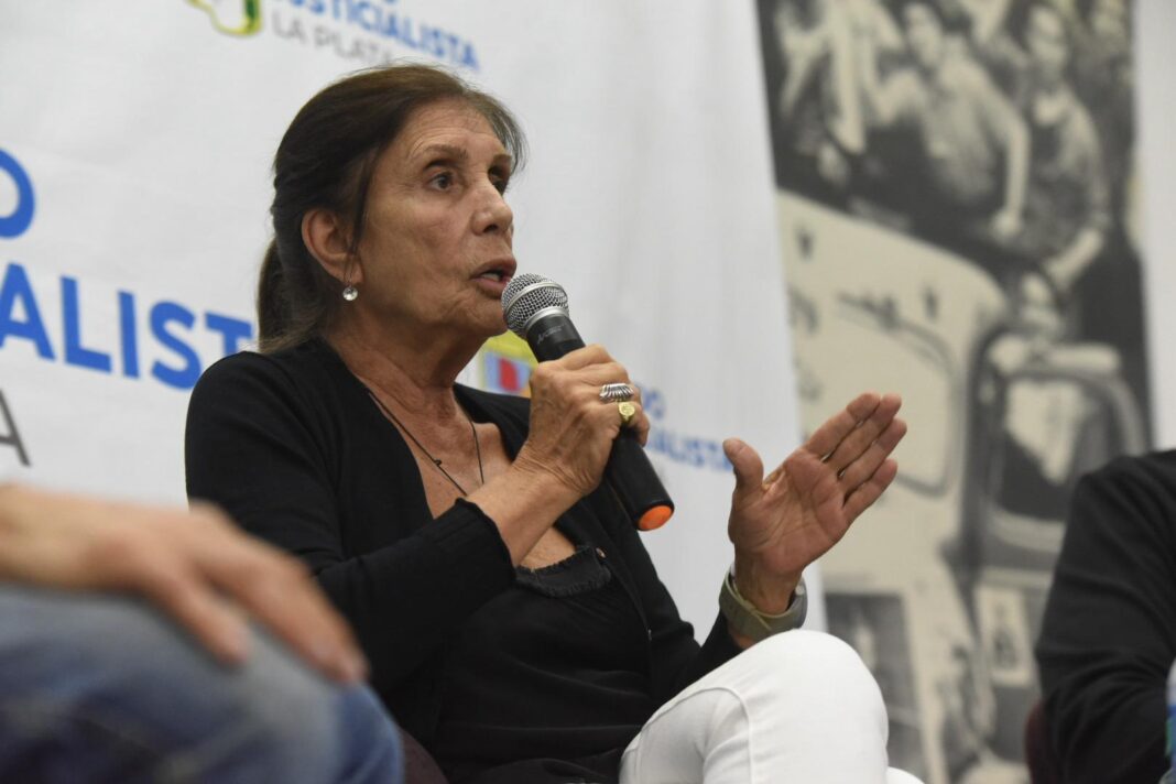 Teresa García se lanzó sobre Kicillof luego de que el mandatario confirmara que las elecciones bonaerenses no serán concurrentes.