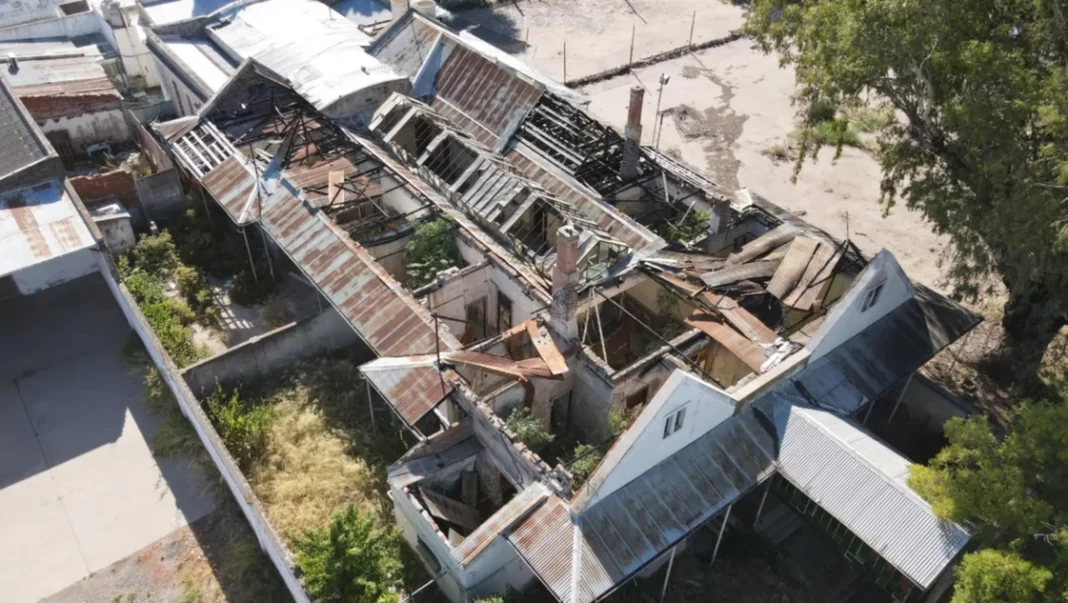 Dziakowski presentó un proyecto para que Kicillof dé explicaciones sobre el abandono del instituto Valentín Vergara.