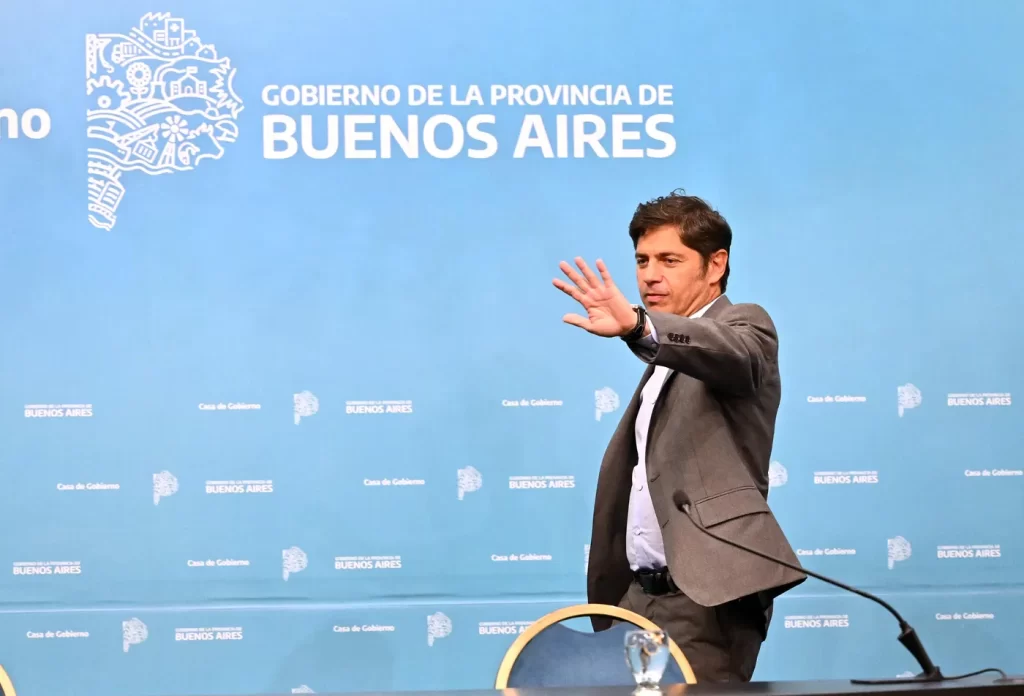En el mismo día, Kicillof desdobló las elecciones y envió su proyecto para suspender las PASO.