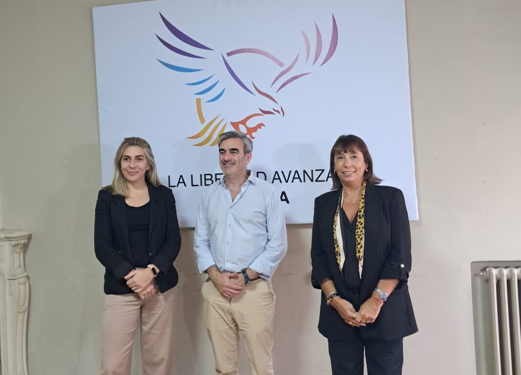 Los libertarios suman dos bancas y amplían su presencia en el Concejo Deliberante de La Plata. Entérate todos los detalles de la rosca.