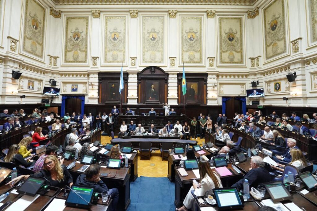 El pasado 27 de marzo Diputados le dio media sanción a la ley para ampliar licencias a estatales bonaerenses.