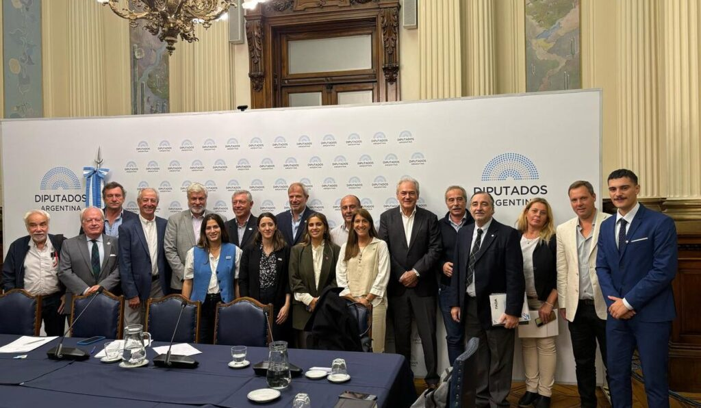 La CONINAGRO fue a la Comisión de Agricultura de Diputados para pedir la quita de las retenciones al campo.