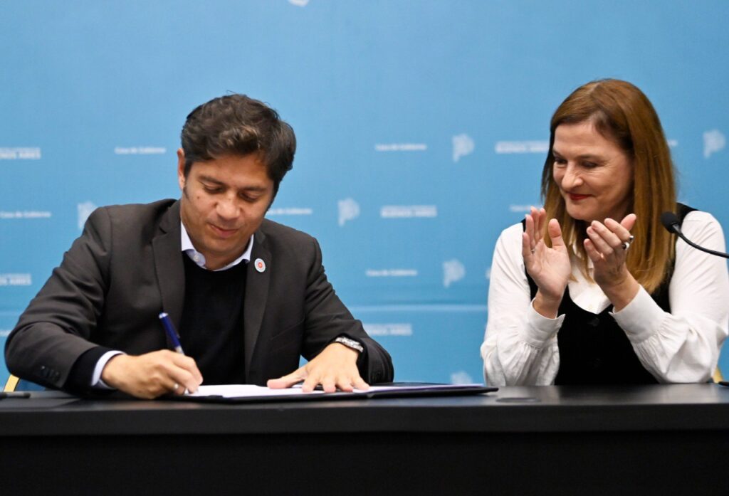 Kicillof firmó la promulgación de la ley que actualiza el Registro de Deudores Alimentarios Morosos.