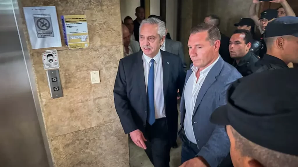 Con el fallo de la Cámara Federal, Alberto Fernández quedó al borde del juicio oral.