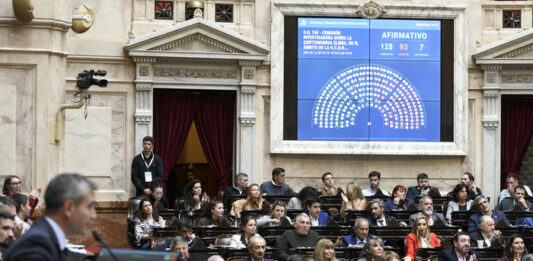 Con la firma de Menem, Diputados oficializó la comisión investigadora del Caso Libra, pero podría frenarse en la primera reunión.