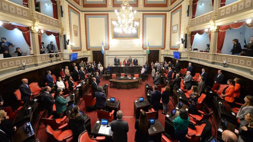 Luego de la media sanción para suspender las PASO, la discusión por el intento de habilitar la reelección indefinida promete seguir marcando la agenda política de la Legislatura bonaerense.