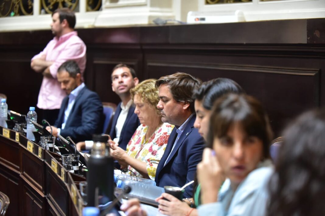 El diputado del bloque UCR + Cambio Federal, Valentín Miranda, reclamó por la adhesión a la Ley Nacional de Prevención de Suicidios.