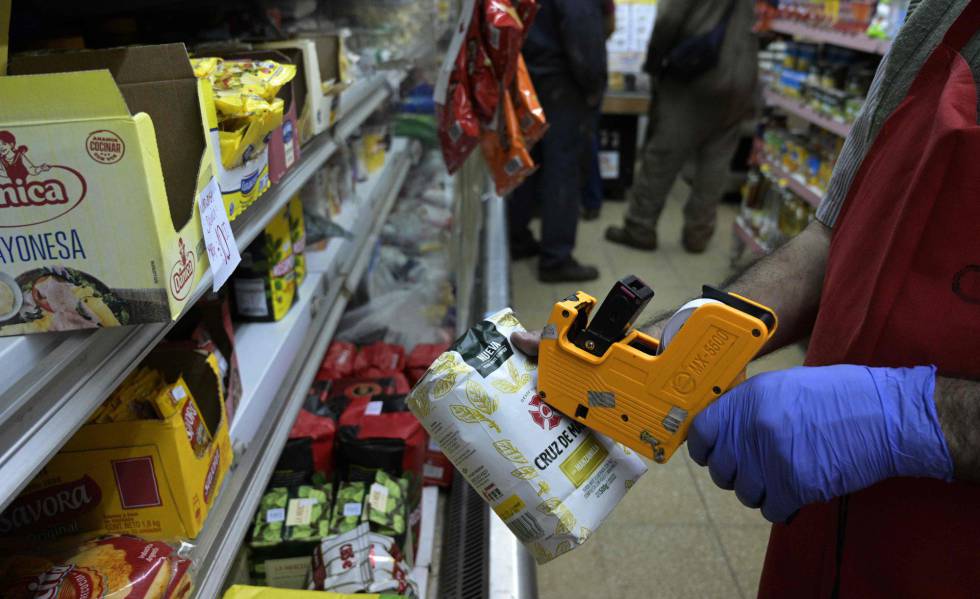 El titular de la Asociación de Supermercados Unidos (ASU), Juan Martínez, afirmó que siguen en negociaciones con los proveedores para definir los nuevos aumentos.