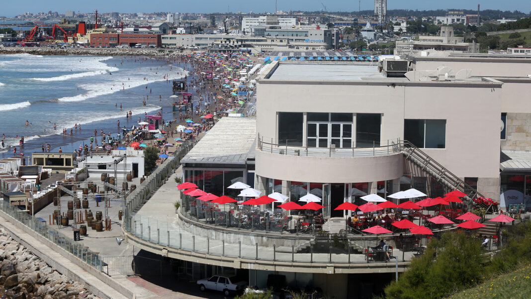 Comerciantes de Mar del Plata reportaron mayor movimiento turístico, pero ventas por debajo de lo esperado en Semana Santa.