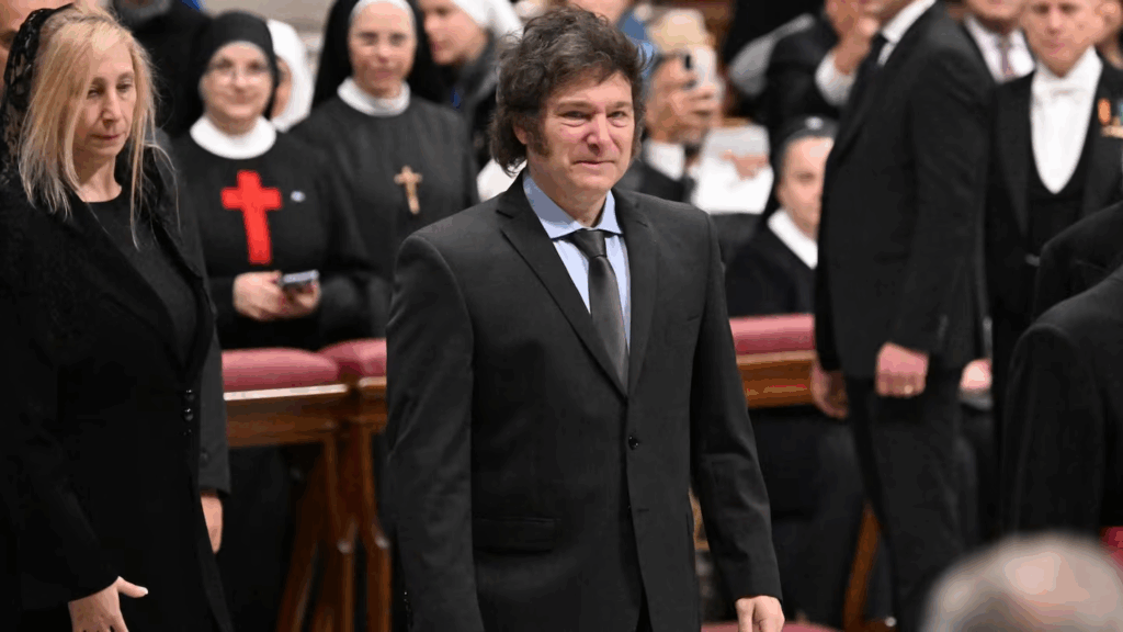 El presidente Javier Milei partirá este jueves por la noche rumbo al Vaticano para asistir al funeral del papa Francisco, con comitiva "reducida".