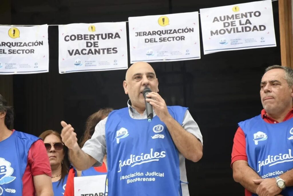 El titular del gremio de judiciales bonaerenses AJB, Hugo Russo, pidió la reapertura de paritarias.