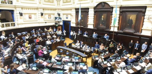La Cámara de Diputados bonaerense realiza un homenaje al papa Francisco y postergó una semana la sesión para suspender las PASO.