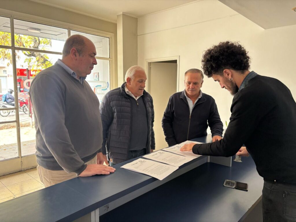 “El club cumple un rol fundamental en la sociedad, necesita de todos y no podemos mirar para otro lado”, señalaron los concejales del bloque PRO + Juntos por Olavarría. 
