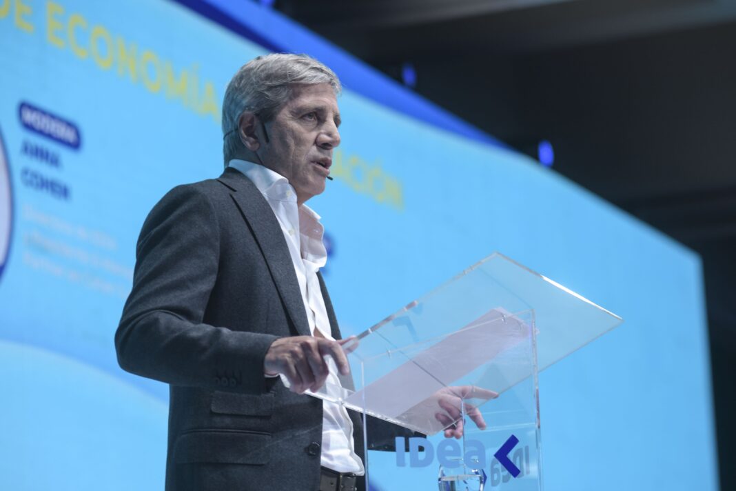El ministro de Economía, Luis “Toto” Caputo, desembarcó este miércoles en Washington para participar de las tradicionales reuniones del FMI y el Banco Mundial.
