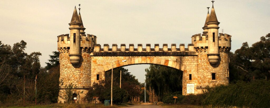 La entrada del Parque Pereyra Iraola, la reserva verde más grande de la provincia de Buenos Aires.