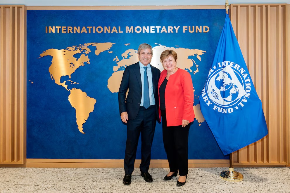 La titular del Fondo junto a Luis Caputo durante su mitín por Estados Unidos.