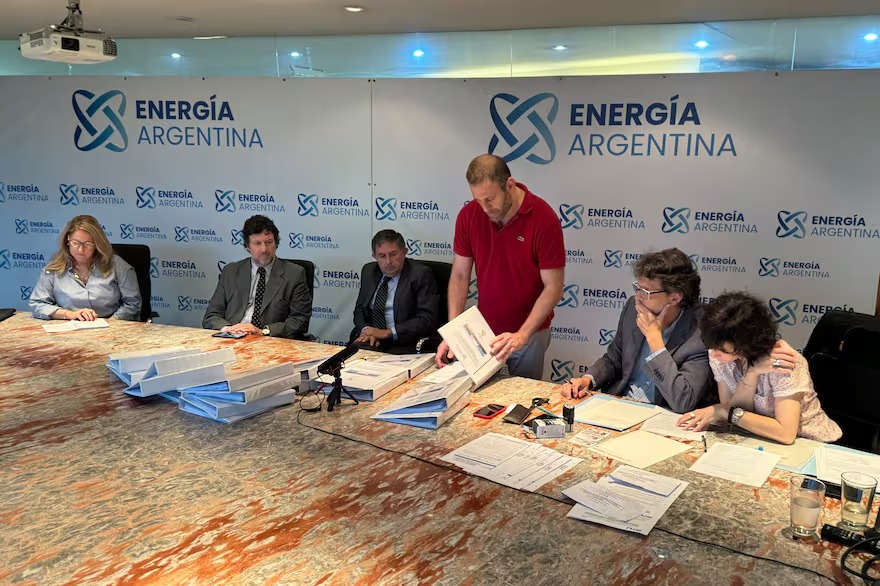 Privatización de ENARSA: el decreto argumenta que “la intervención estatal a través del desarrollo de actividades propias del sector privado no ha dado los resultados esperados”.