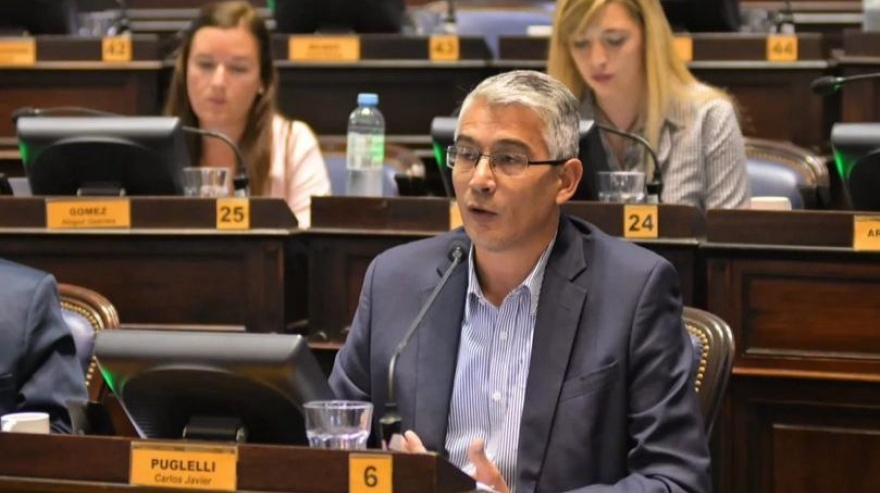 "Queremos garantizar que las personas sean escuchadas, atendidas con respeto y sin vueltas innecesarias", expresó el diputado Puglelli.