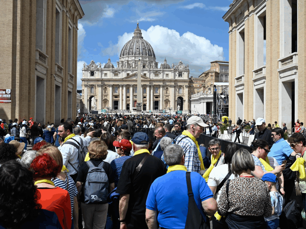 Durante 3 días permaneció abierto la Plaza de San Pedro para que miles de fieles despidieran al papa Francisco.