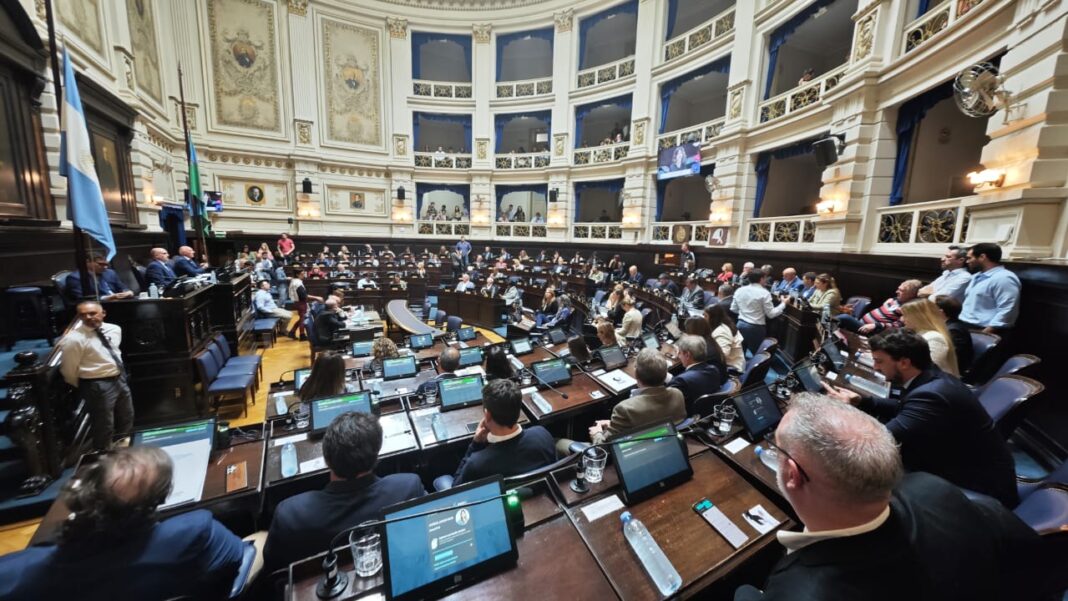 La Cámara de Diputados bonaerense debate la suspensión de las PASO en este 2025, que envió Axel Kicillof y que ya tiene media sanción del Senado.