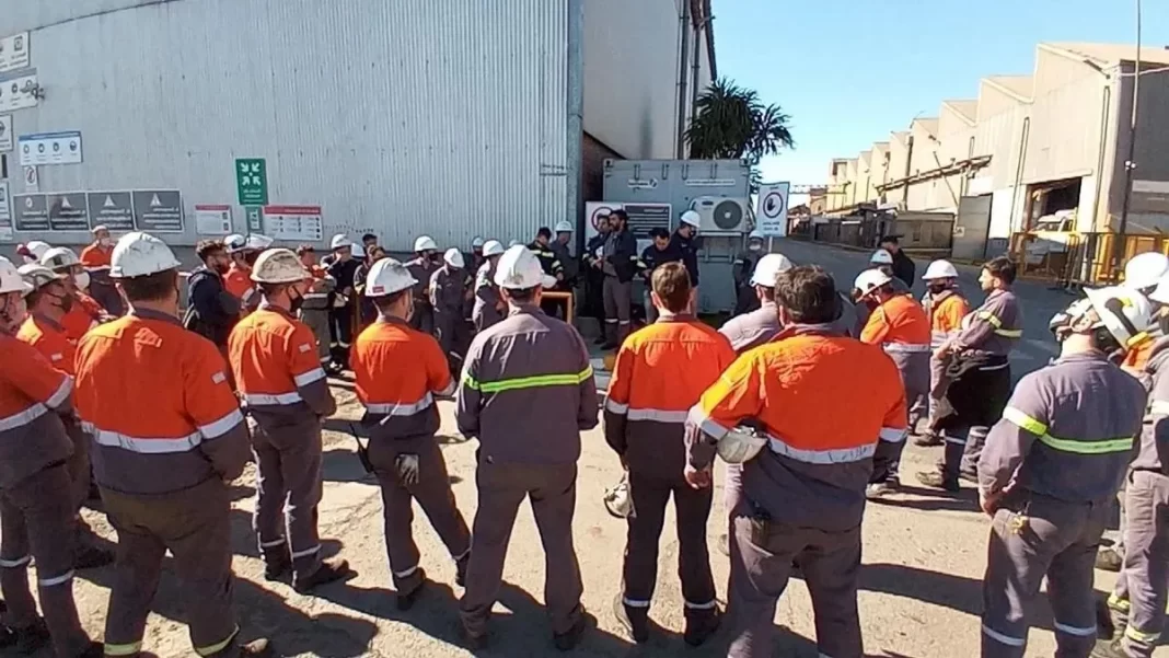 Los trabajadores de Acindar en Villa Constitución comenzaron esta semana un plan de acciones por mejoras salariales.