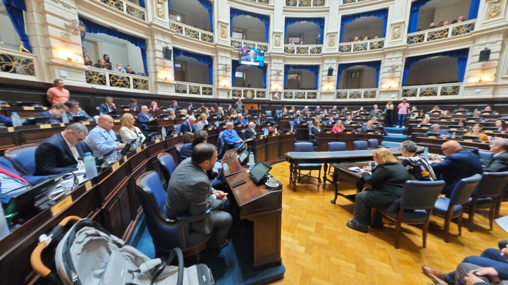 Este lunes Diputados sancionó la suspensión de las PASO. Este martes, se abre la discusión por los plazos electorales.