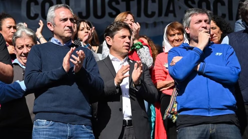 Sobre la disputa entre Kicillof y Cristina Kirchner, Larroque fue directo y aseveró que lo que está en discusión es "la bandita de Máximo".