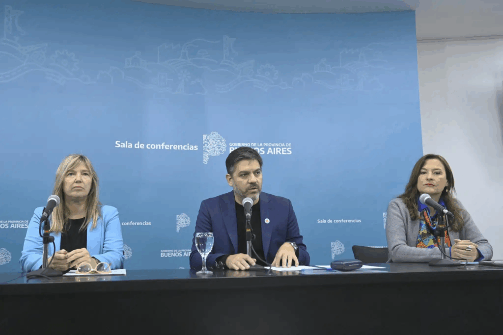 En conferencia de prensa, Carlos Bianco confirmó que el Gabinete bonaerense se plegará a la marcha de la CGT.