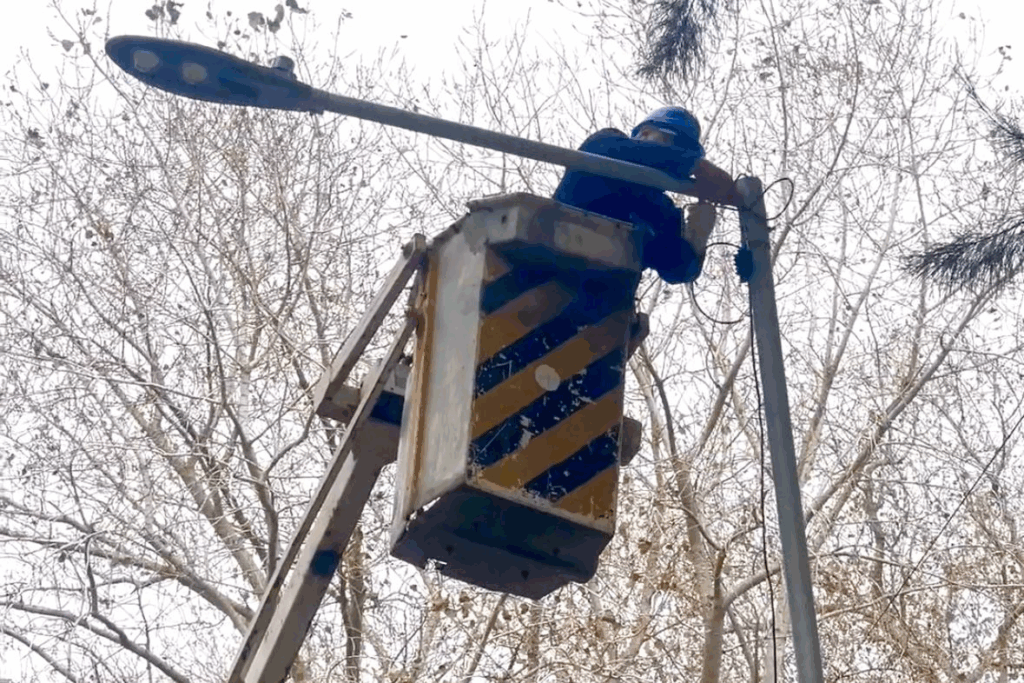 El Municipio de La Costa lanza un nuevo plan de alumbrado público con la instalación de 4000 luces LED en sus localidades.