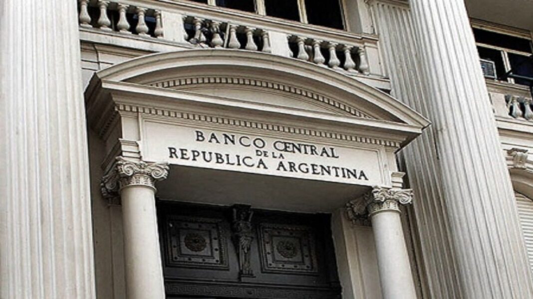 El Banco Central aprobó la emisión del BOPREAL destinado a utilidades retenidas por el cepo cambiario y para deudas comerciales acumuladas.