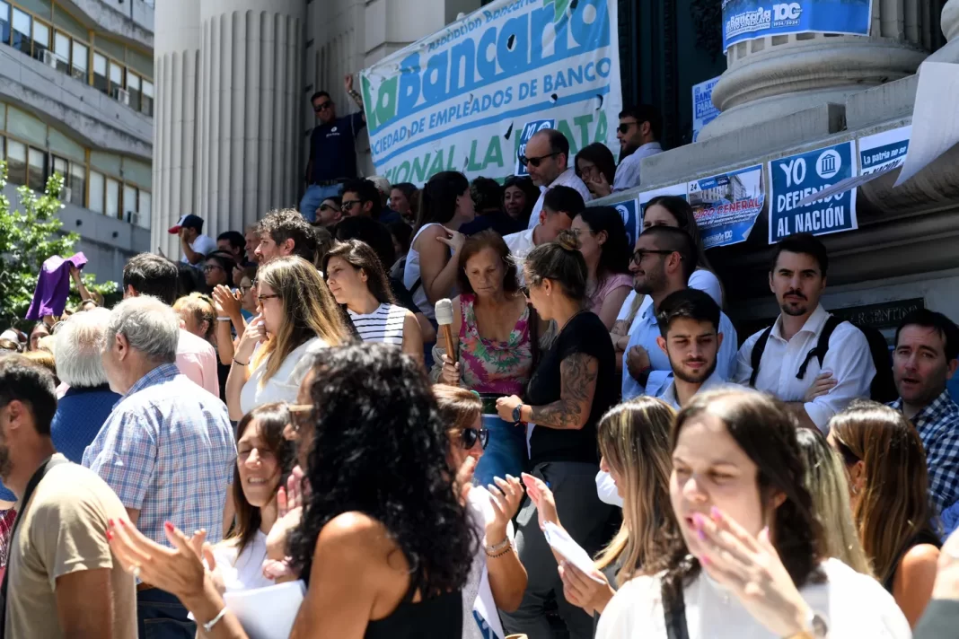 La seccional de La Plata de La Bancaria entró en alerta por la posibilidad de cierre de nuevas sucursales del Banco Nación en la capital bonaerense.